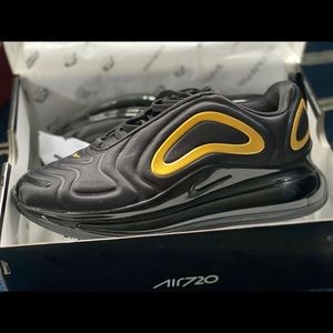 Kids Youth Size 6 Brand New Nike Air Max Shoes